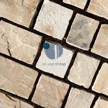 Fossil Mint Random Sandstone Paving Setts