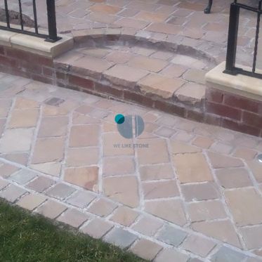 Raj_Green_Tumbled_Cobble_sett_sandstone_200x100mm